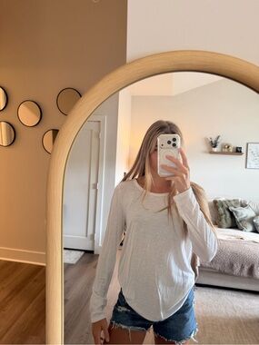 Women's White Long Sleeve Crewneck Top - Classic Casual